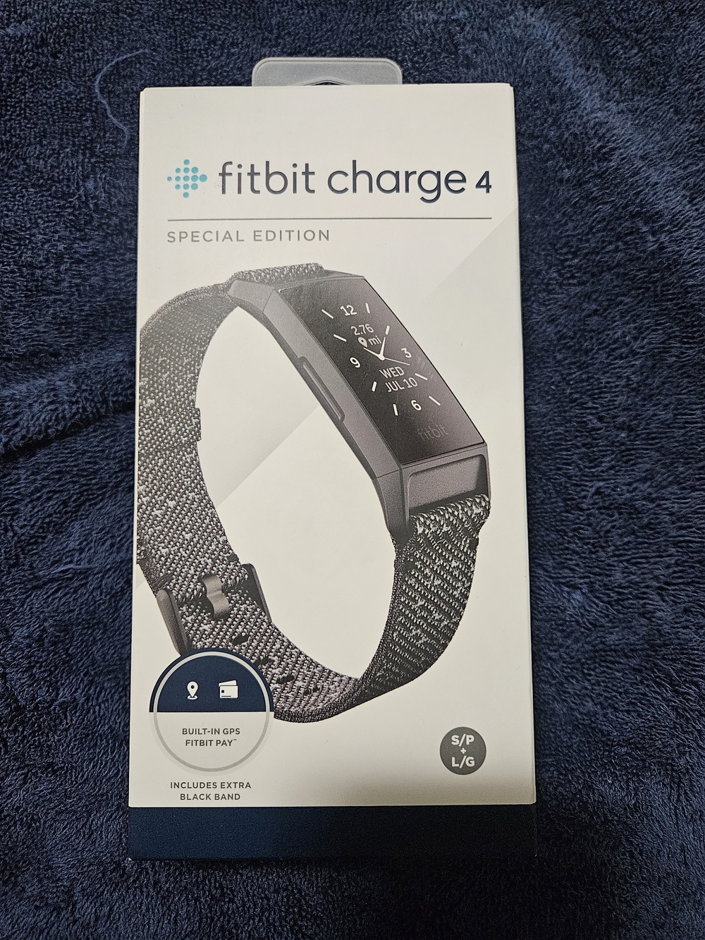 fitbit Charge 4 Special Edition - Black/Gray Woven Band